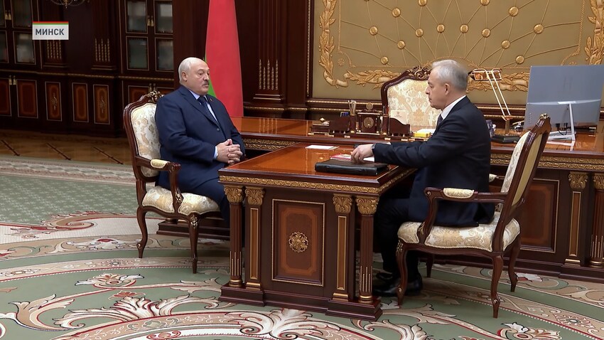Александр Лукашенко 21 ноября принял с докладом главу Администрации Президента Игоря Сергеенко
