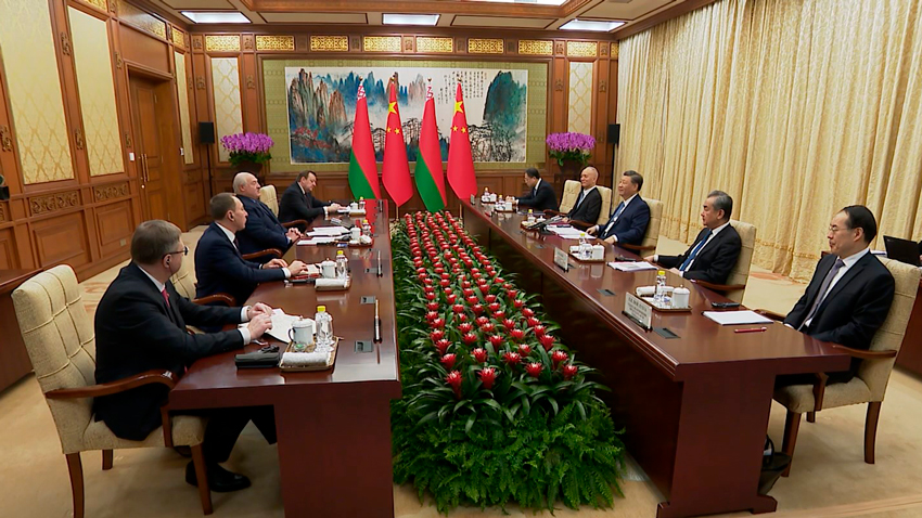 Президент Беларуси провёл переговоры с Председателем КНР в Китае