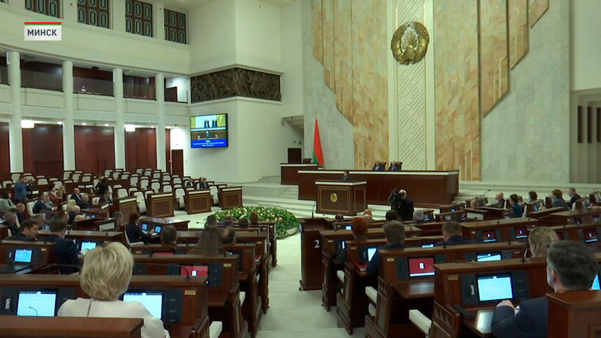 Депутаты 22 декабря приняли поправки в закон, касающийся торговли