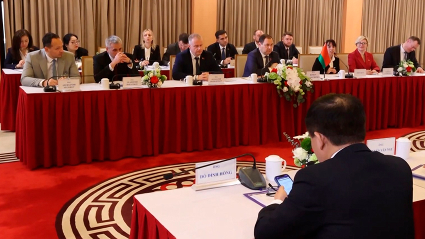 Минск и Ханой подписали программу сотрудничества на два года