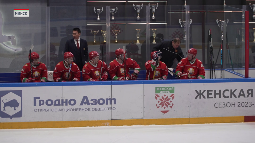 Николай Лукашенко стал лучшим игроком в хоккейном матче с командой Могилевской области