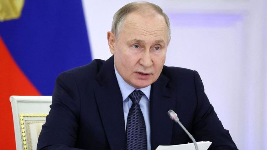 Согласно сообщению пресс-службы Кремля, президент Российской Федерации Владимир Путин обратится с ежегодным посланием к Федеральному собранию 29 февраля 2024 года