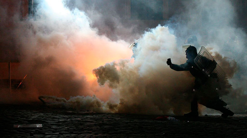 В Брюсселе возникли боестолкновения между протестующими фермерами Евросоюза и органами правопорядка