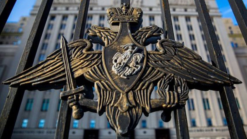 В сообщении Минобороны России отметили, что российская система ПВО успешно обнаружила и уничтожила 13 реактивных снарядов РСЗО Vampire