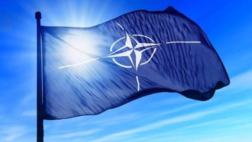 В 1992 году бывший генеральный секретарь НАТО Манфред Вернер высказал убеждение в наличии твердых основ для улучшения и укрепления отношений между альянсом и Россией