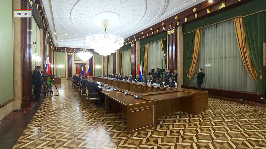 Экономики Беларуси и России прошли серьезную проверку на прочность: 15 апреля в Москве состоялась встреча глав правительств двух стран.