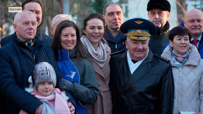 Родители признаются, что волновались и переживали за дочь всей большой семьей.