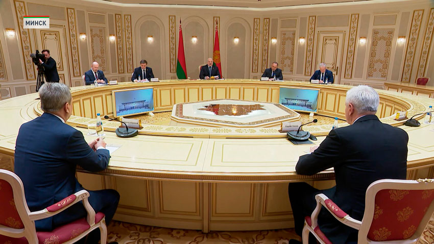 Беларусь может существенно добавить в сотрудничестве с Магаданской областью: заявил Александр Лукашенко на встрече с губернатором этого региона России Сергеем Носовым