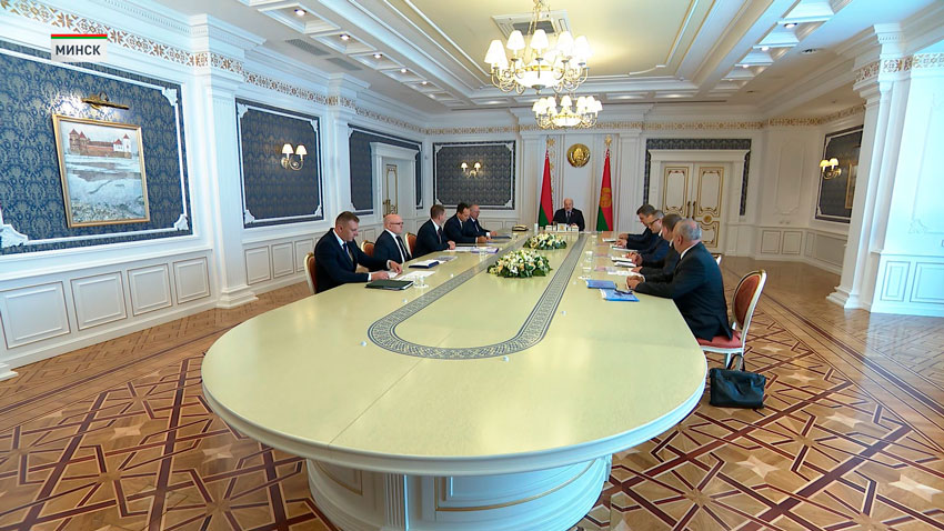 Лукашенко: успешно развиваются отношения Беларуси с дружественными странами, не теряем контакты с ЕС