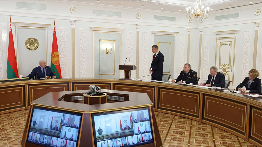 Лукашенко – чиновникам: скрыть какие-либо факты не получится