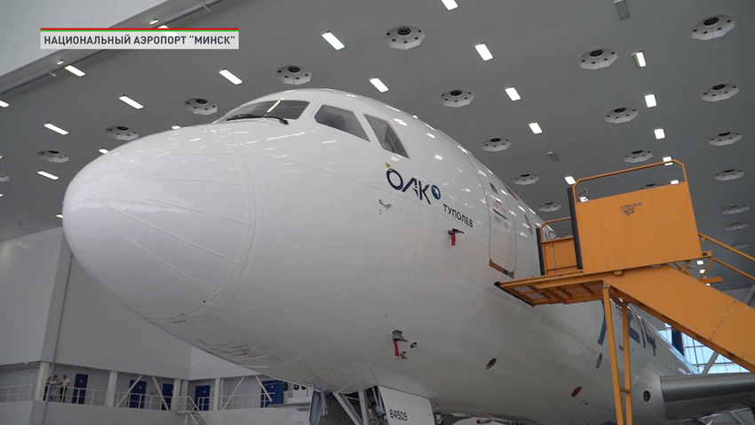 На Минском авиационном заводе начали красить самолеты «Туполева»