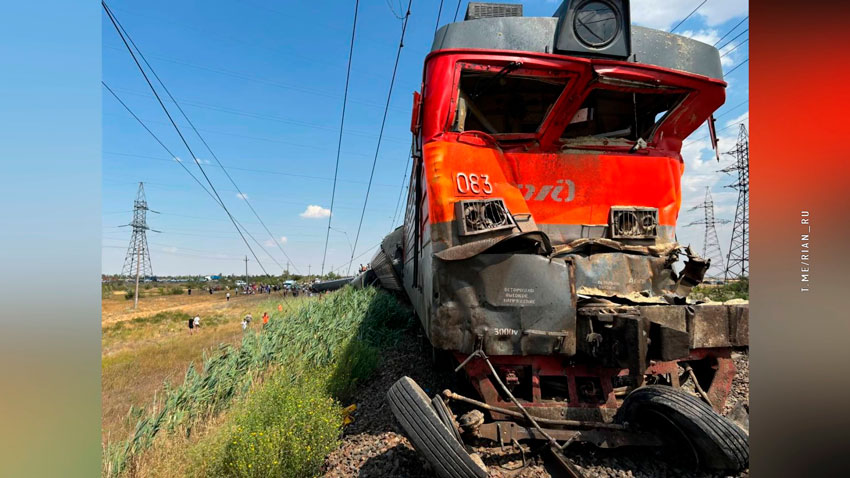 В Волгоградской области 8 вагонов пассажирского поезда сошли с рельсов в результате ДТП