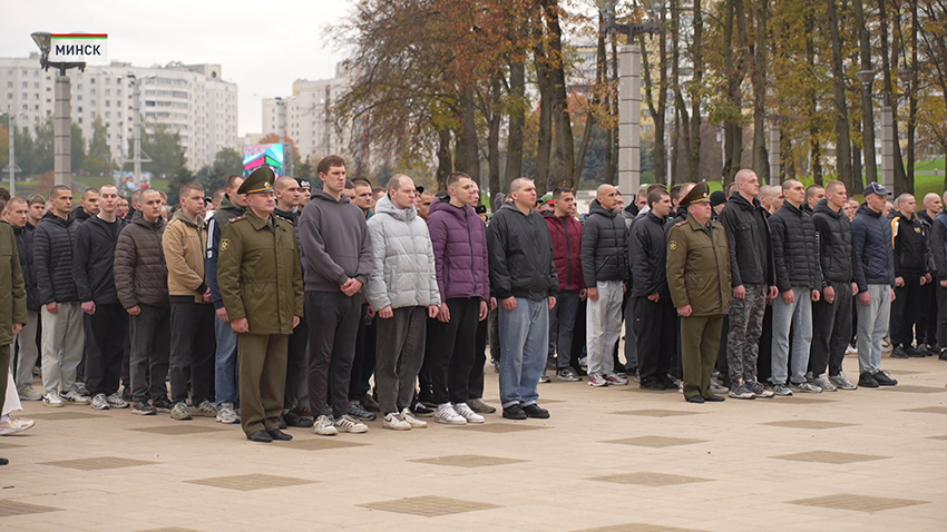 Сегодня в Беларуси началась отправка новобранцев на срочную военную службу