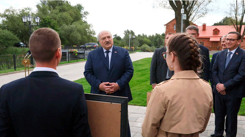 Лукашенко: Минску всего хватает, но надо лоск навести!