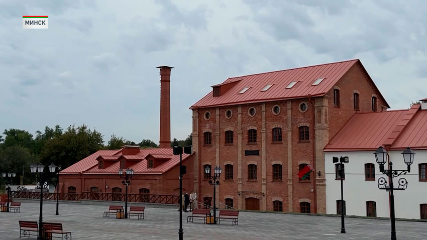 Лукашенко посещает обновлённый комплекс «Лошицкий»