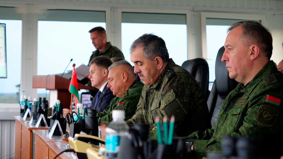 Военные показывают высочайший уровень – за ходом учений «Запад-2025» следили представители более 20 стран 