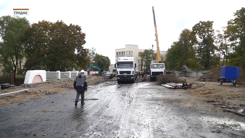 В Гродно ведется реконструкция моста через реку Юрисдику