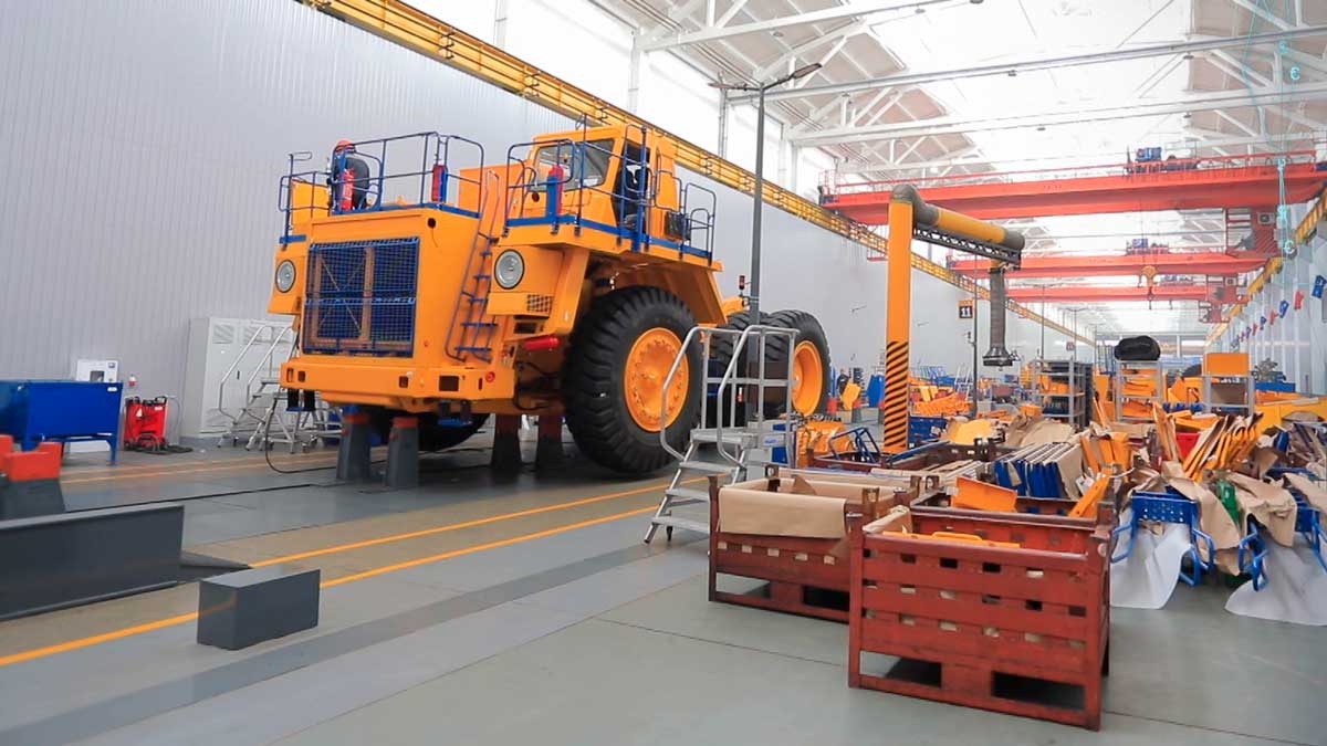 На БЕЛАЗе открыли обновлённый цех по сборке и испытанию автомобилей и тягачей