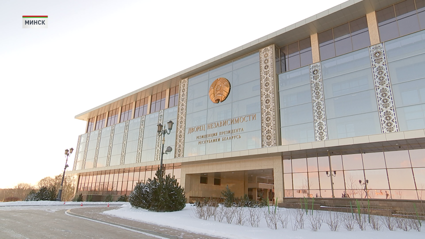  Александр Лукашенко поздравил зарубежных лидеров с новогодними праздниками