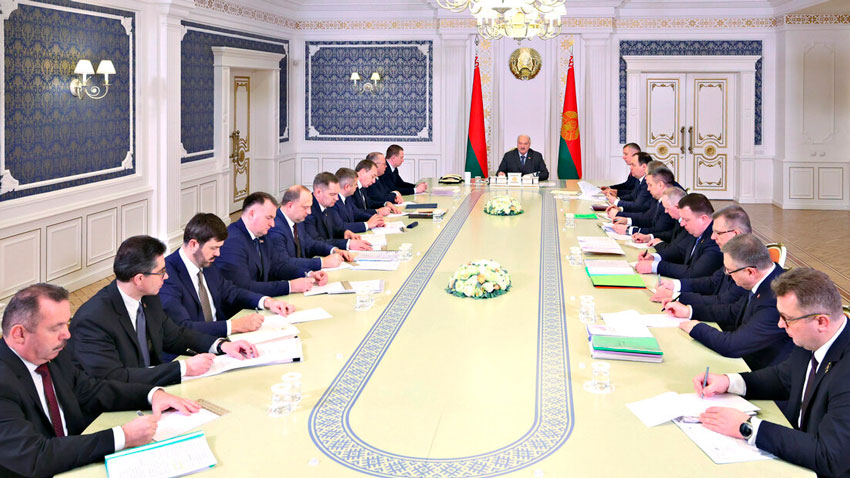 Лукашенко провёл совещание по вопросам сотрудничества с КНР