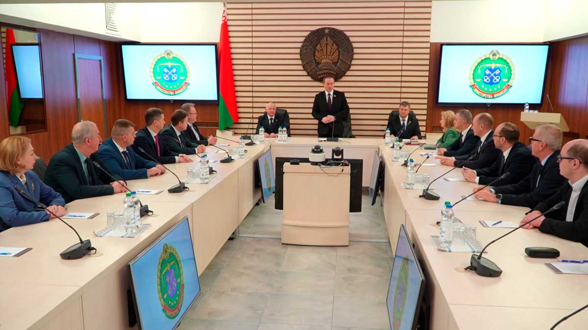 Коллективу Министерства финансов представили нового министра