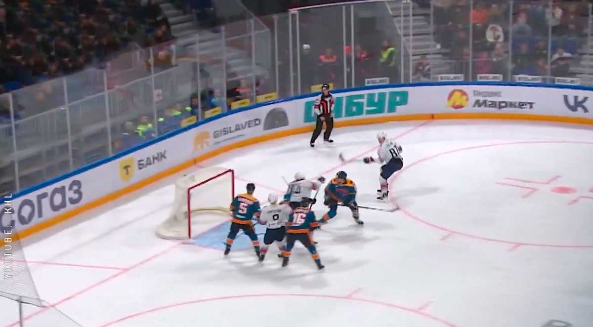 Шайба белорусского защитника помогла «Металлургу» обыграть «Шанхайских драконов» в матче КХЛ