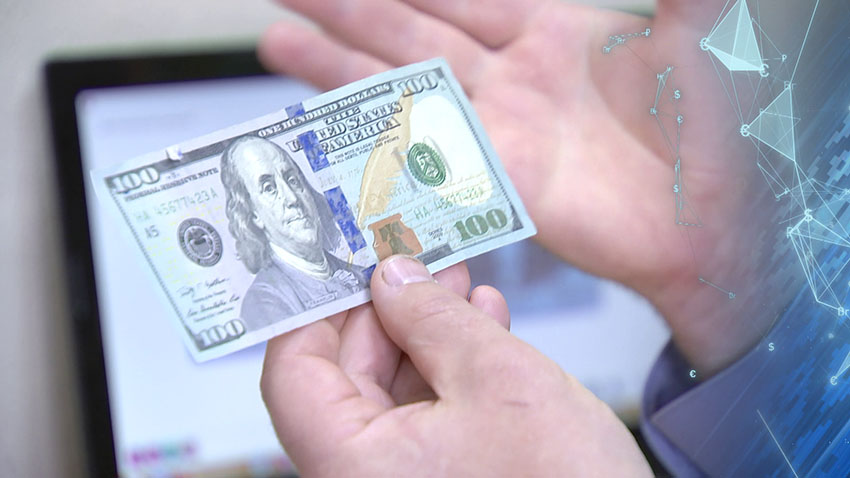 Банки Беларуси стали находить меньше фальшивых денег