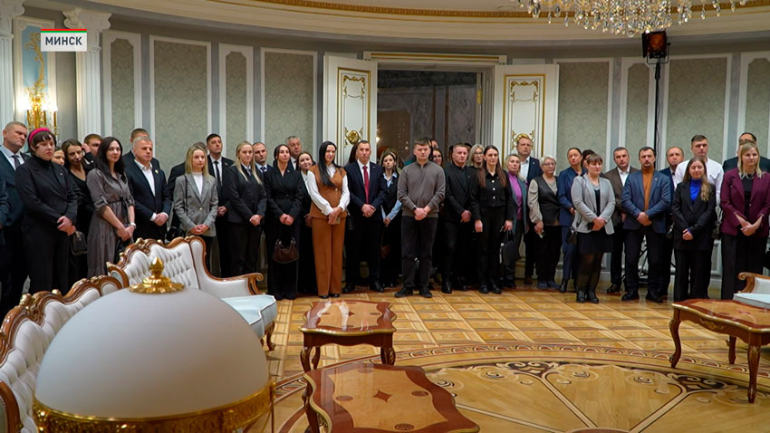 Сотрудники агрокомбината «Дзержинский» побывали на экскурсии во Дворце Независимости