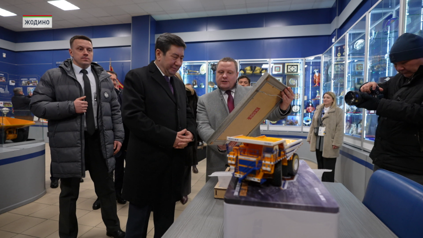 Парламентская делегация посетила «БЕЛАЗ»