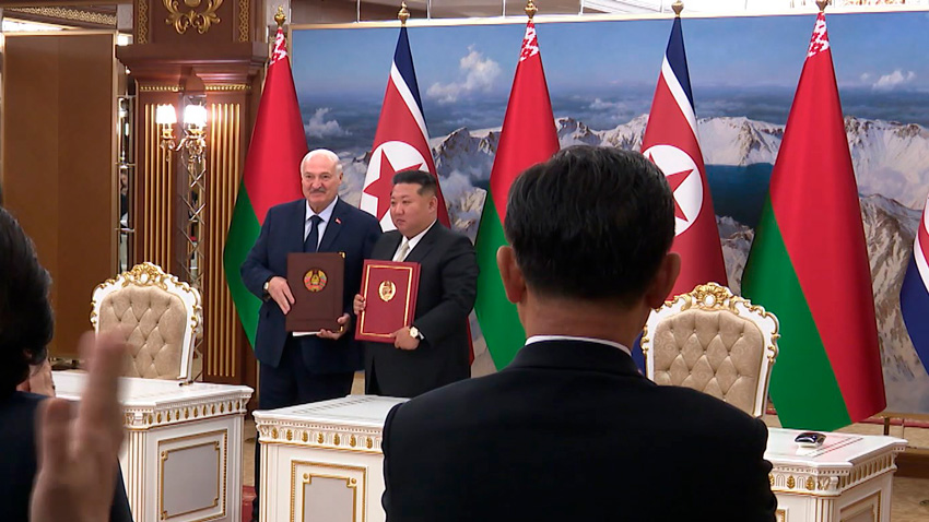 Официальный визит Лукашенко в КНДР завершен. В аэропорту белорусского лидера провожал Ким Чен Ын