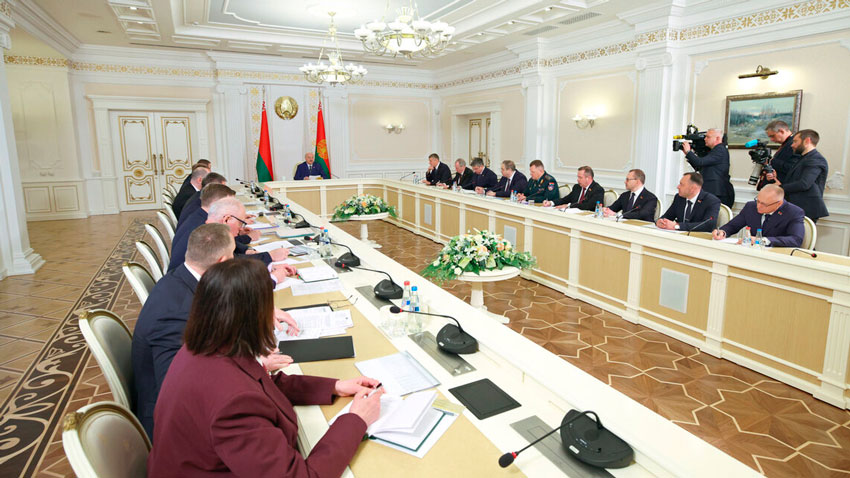 Для кого работает Биотехнологическая корпорация? Лукашенко на совещании потребовал ответить на вопросы