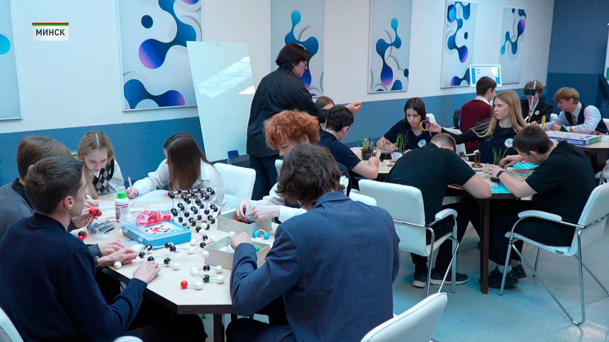 Для старшеклассников в белорусских школах вводят новый факультатив по микроэлектронике