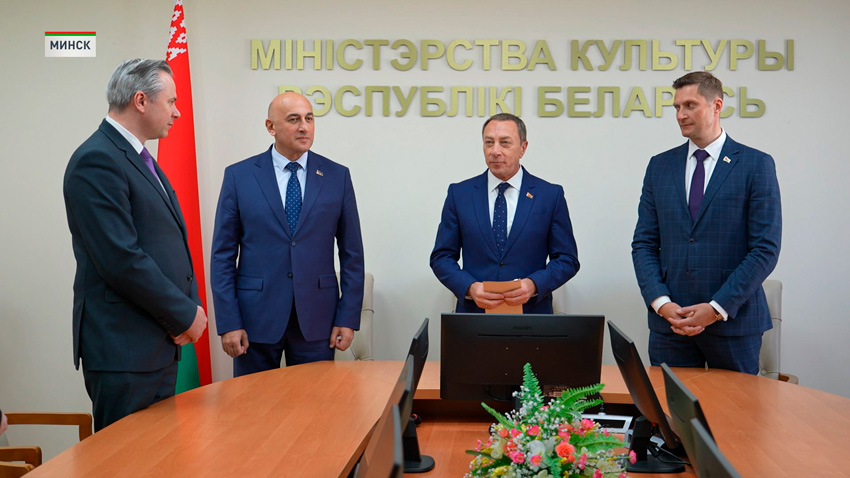 Николай Снопков представил нового министра культуры коллективу ведомства