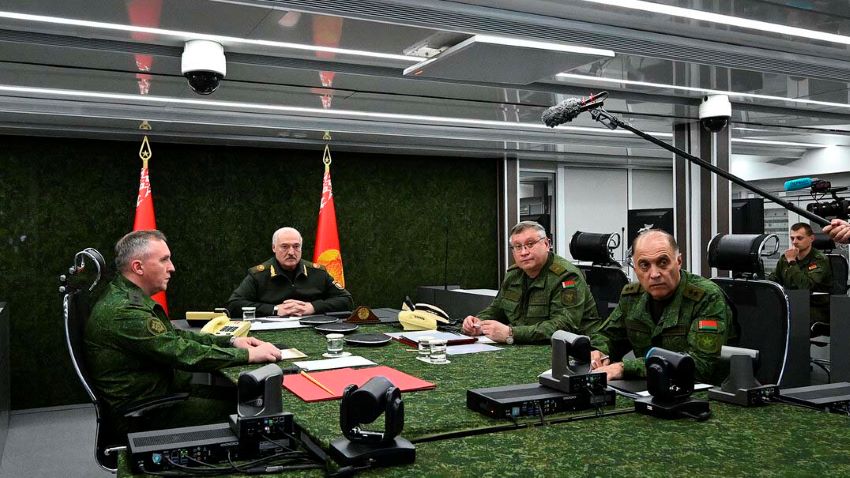 «Мы ни с кем воевать не собираемся». Лукашенко рассказал об истинном смысле совместных учений с Россией