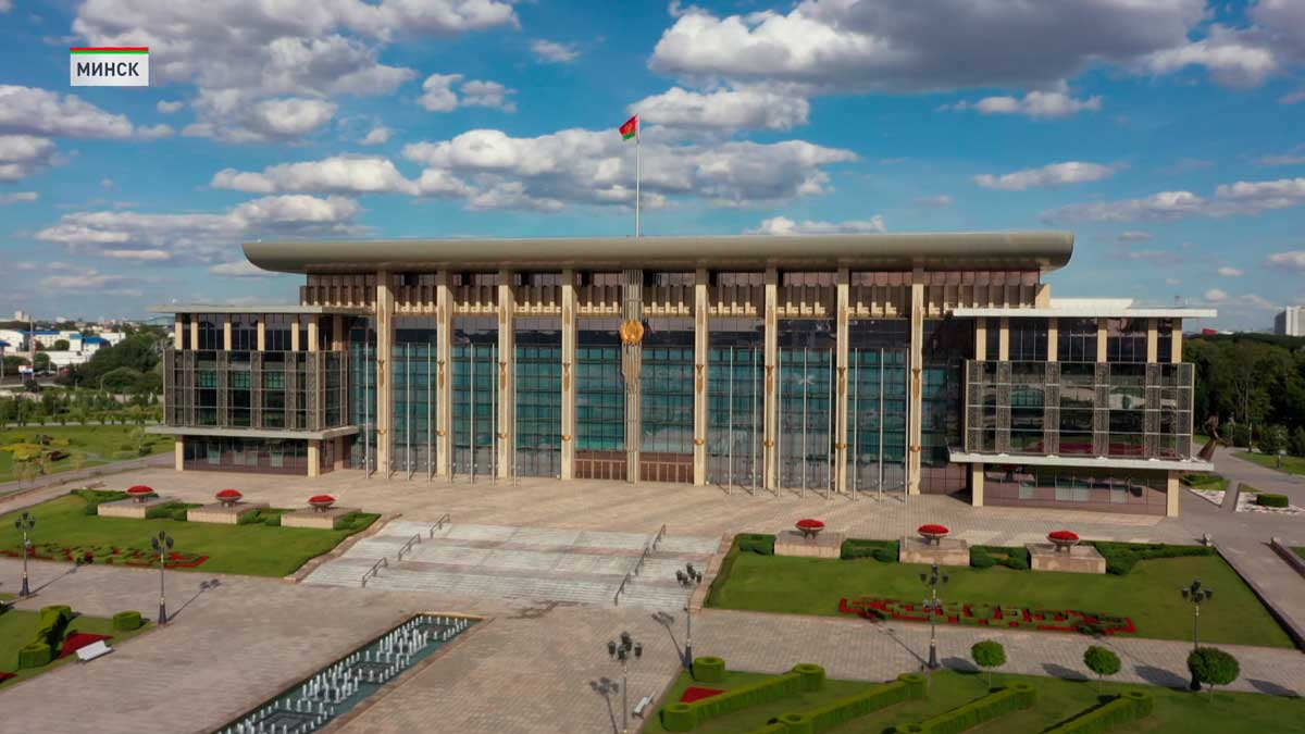 Президент поздравил руководство Африканского союза с Днем Африки