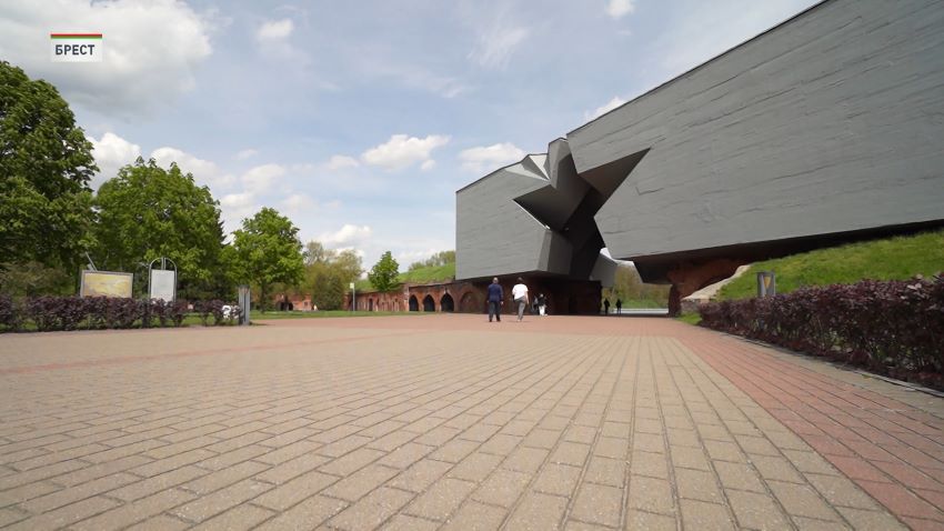 Беларусь и Россия обменялись капсулами с посланиями ветеранов к 100-летию Великой Победы
