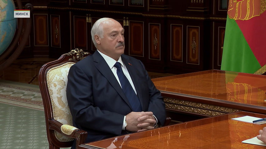 Лукашенко принял с докладом председателя Витебского облисполкома