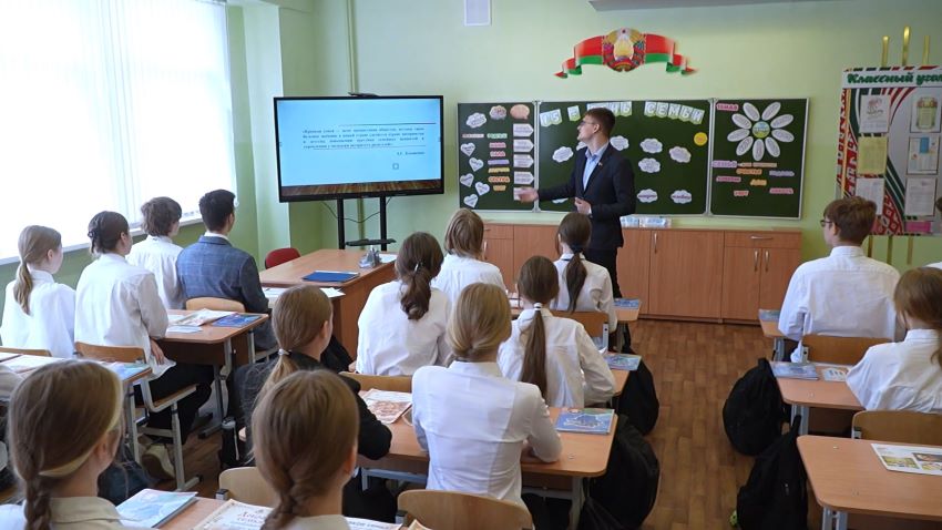 Министерство образования определило тему первого урока в новом учебном году