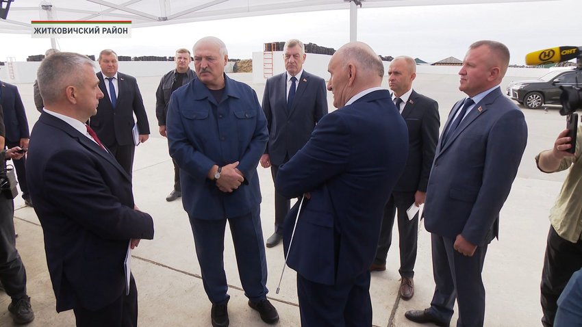 Лукашенко совершает рабочую поездку в Житковичский район Гомельской области