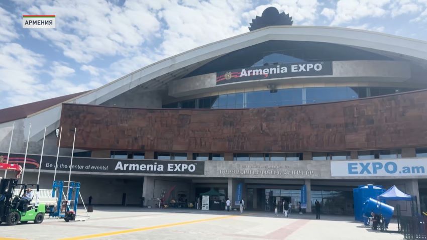 Замминистра экономики Армении посетил белорусскую экспозицию на ARMENIA EXPO в Ереване