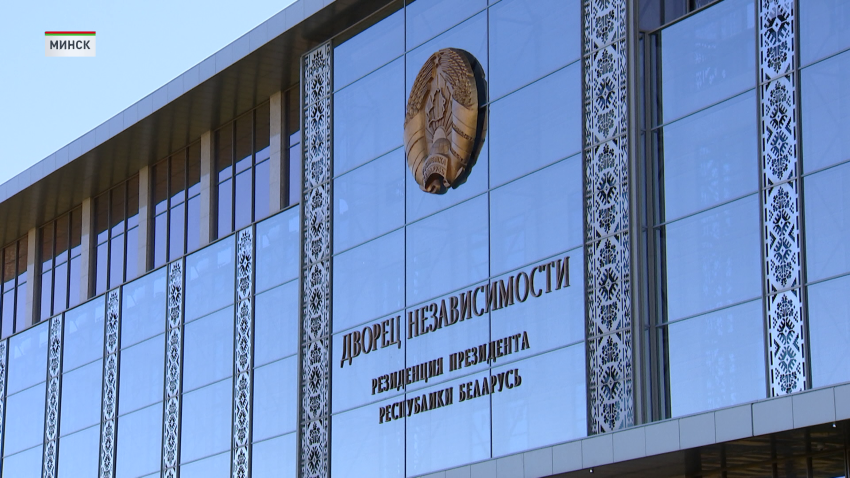 Лукашенко ознакомился с научными разработками гражданского и оборонного назначения