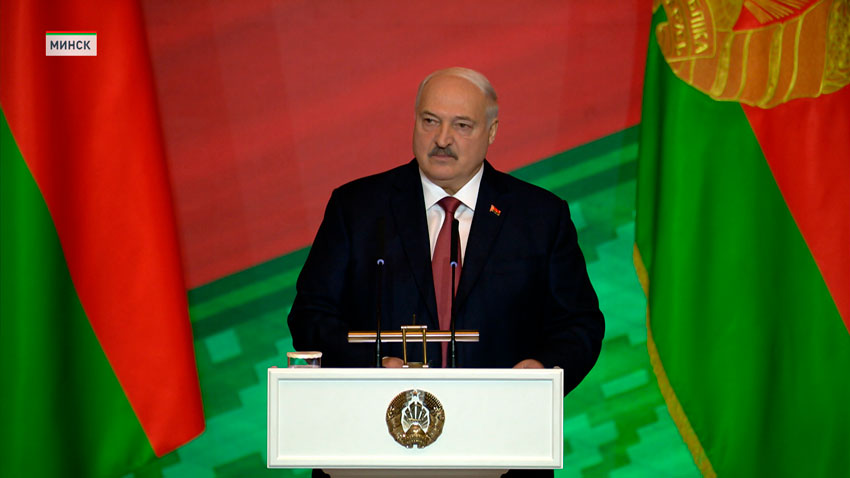 Лукашенко выступил с обращением к белорусам во Дворце Республики