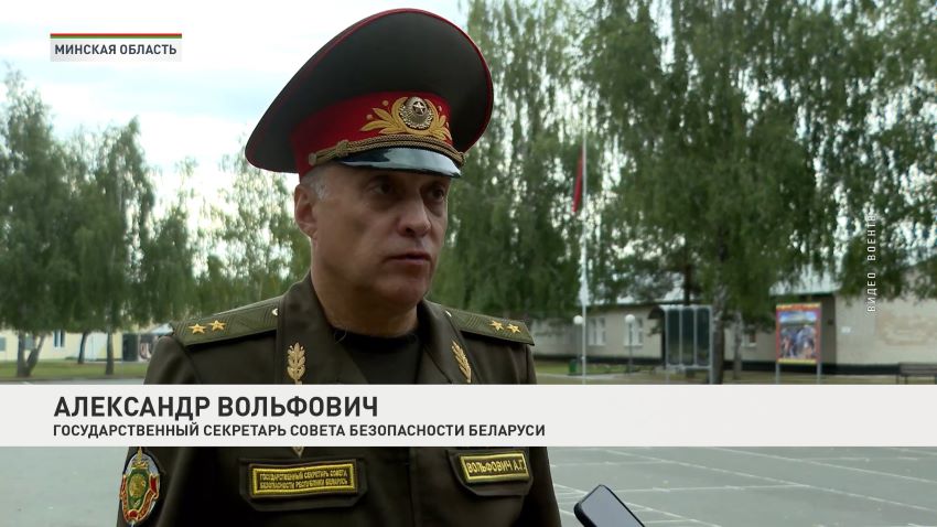 Вольфович провел встречу с сельхозспециалистами на военных сборах