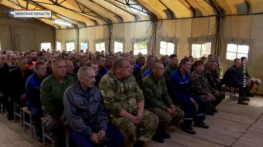 Вольфович провел встречу с сельхозспециалистами на военных сборах