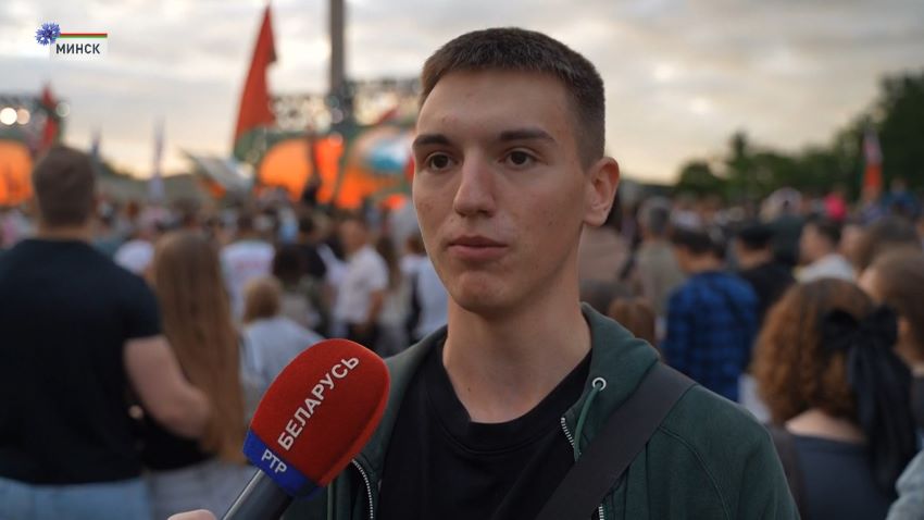 Масштабный гала-концерт проходит у стелы «Минск – город-герой»