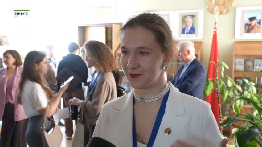 Свои рукописи на I Форум молодых литераторов Беларуси привезли более 40 амбициозных писателей