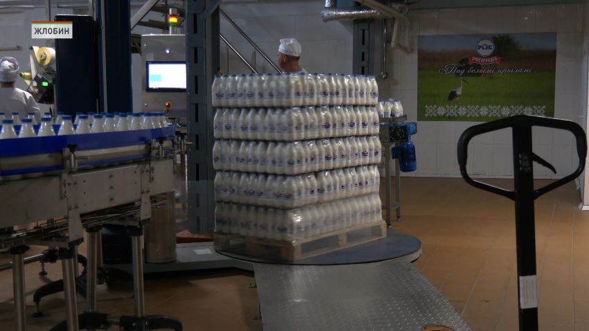 Современную линию розлива продукции в ПЭТ-бутылки запустили на Жлобинском молочном заводе