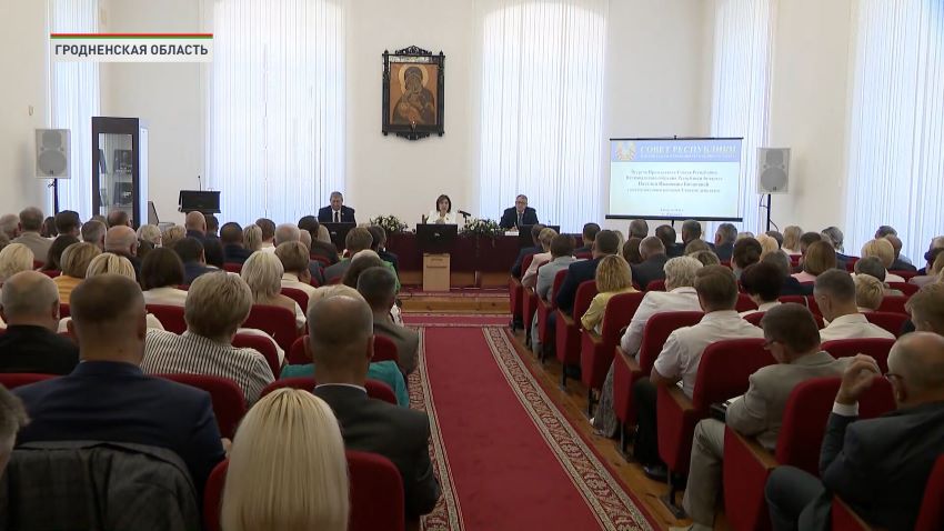 Наталья Кочанова провела встречу с председателями местных Советов депутатов в Жировичах