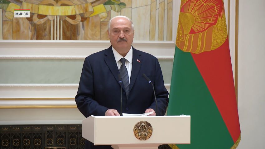 Лукашенко: по-настоящему суверенной может быть только страна с сильной и преданной народу армией