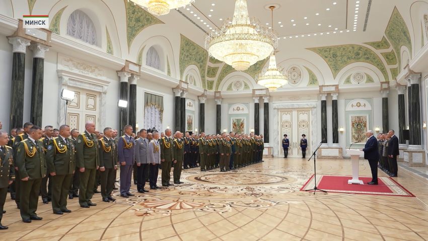Лукашенко: по-настоящему суверенной может быть только страна с сильной и преданной народу армией